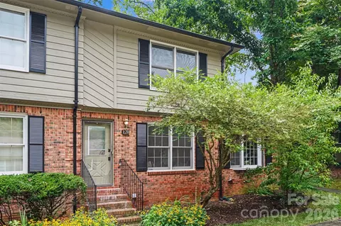 128 Ashbrook Dr, Fort Mill, SC 29715