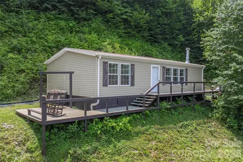 92 Bobcat Rd, Maggie Valley, NC 28751