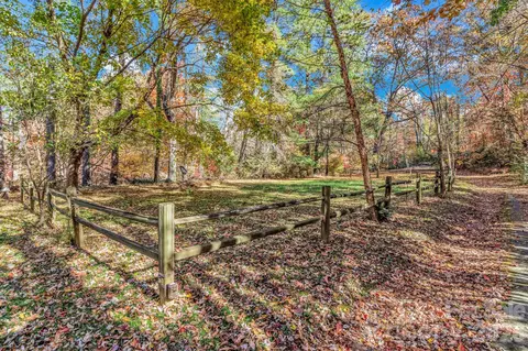 99999 Leisure Mountain Rd, Asheville, NC 28804