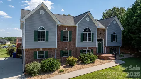 5395 Stonegate Farm Dr, Granite Falls, NC 28630