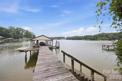7016 Hyde St, Sherrills Ford, NC 28673