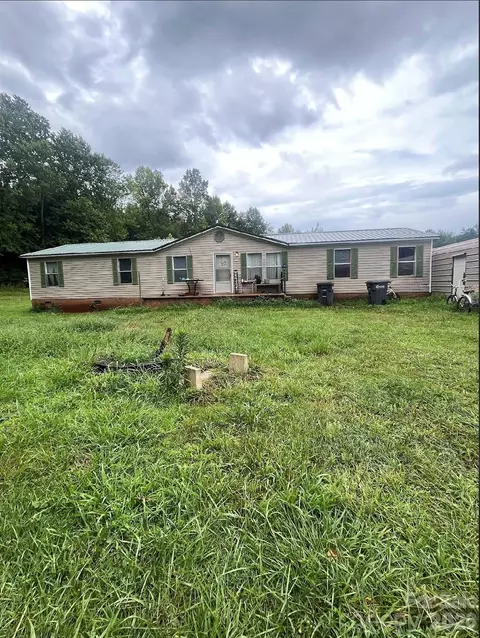 130 Vectra Dr, Statesville, NC 28625