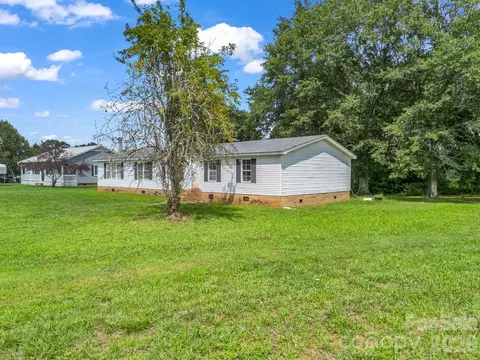 Exterior - 3204 Frank Grigg Dr, Shelby, NC 28150 photo 2 of 3