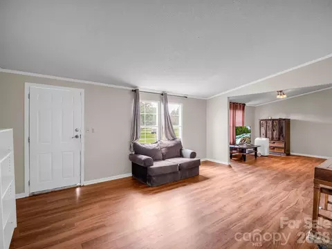 Living - 3204 Frank Grigg Dr, Shelby, NC 28150 photo 4 of 6