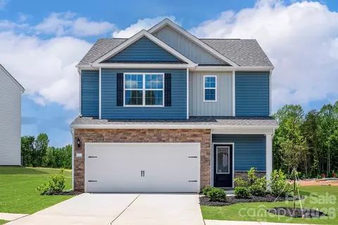 8126 Cravat Ct, Charlotte, NC 28215