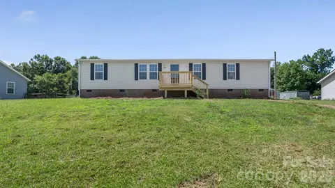 178 Zircon Dr, Statesville, NC 28625