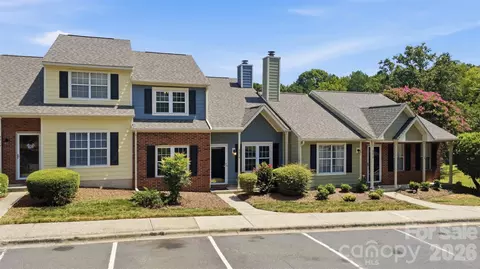 9014 Four Mile Creek Rd, Charlotte, NC 28277