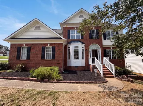 2318 Phlox Ct, Charlotte, NC 28213