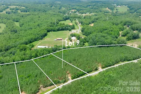 9 Morrison Rd, Morganton, NC 28655
