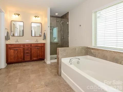 Bath - 1065 Pennington Dr, Lancaster, SC 29720 photo 2 of 5