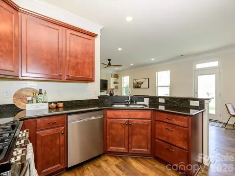 Kitchen - 1065 Pennington Dr, Lancaster, SC 29720 photo 3 of 4