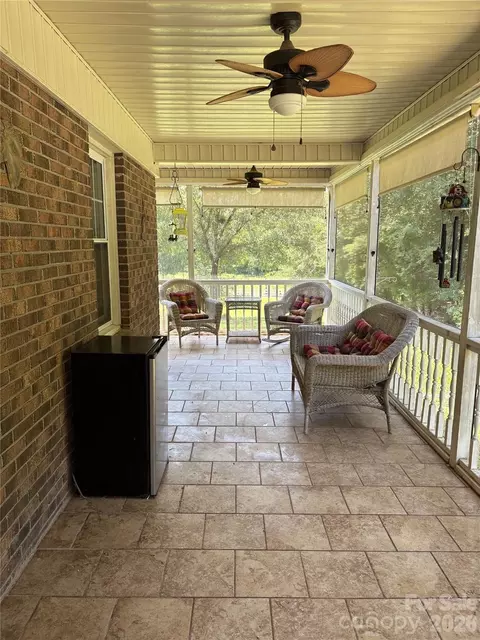 Exterior - 2323 Cherry Rd, Catawba, SC 29704 photo 10 of 12