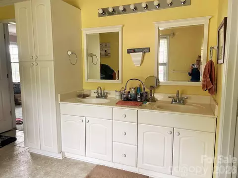 Bath - 2323 Cherry Rd, Catawba, SC 29704 photo 1 of 5