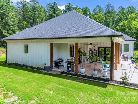 Exterior - 21 Rock Ridge Rd, Mill Spring, NC 28756 photo 5 of 11