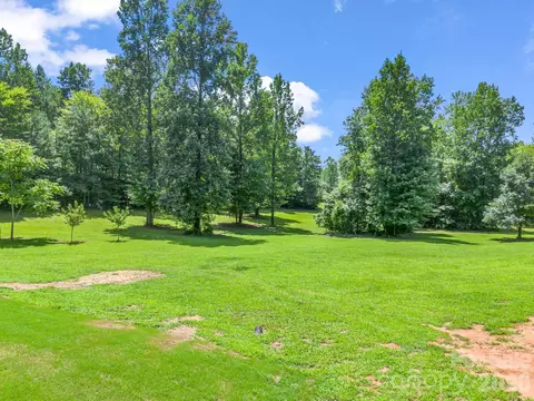 Exterior - 21 Rock Ridge Rd, Mill Spring, NC 28756 photo 10 of 11