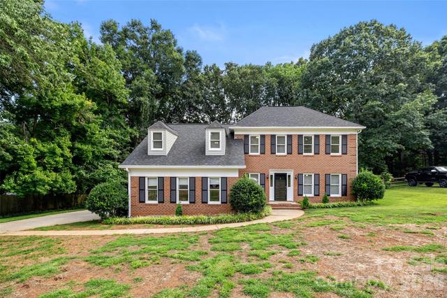 13110 Graymist Dr, Charlotte, NC 28215