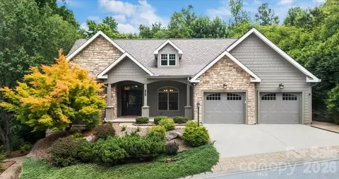 82 Wood Owl Ct, Hendersonville, NC 28791