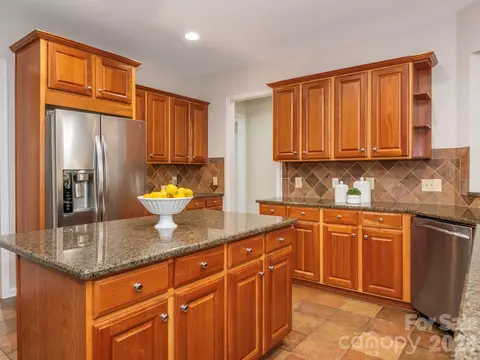 Kitchen - 49108 Gladiolus St, Fort Mill, SC 29707 photo 3 of 4