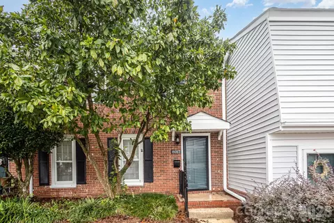 8017 Regent Park Ln, Charlotte, NC 28210