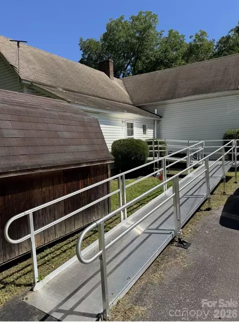 Exterior - 429 E Cemetery St, Salisbury, NC 28144 photo 2 of 2