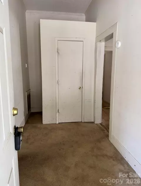 Entry Way - 429 E Cemetery St, Salisbury, NC 28144 photo 1 of 2