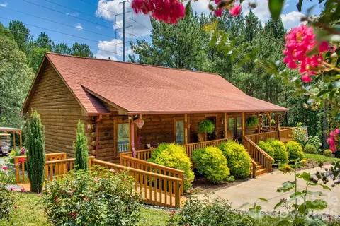 239 Hearthstone Dr, Union Mills, NC 28167