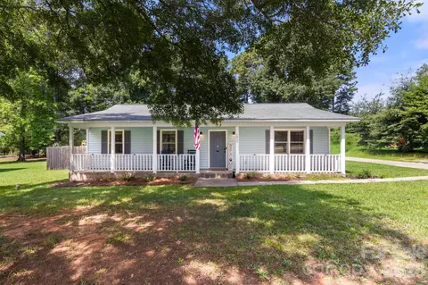 1820 Bridgewood Dr, Lancaster, SC 29720