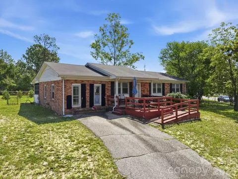3261 Vardaman Ave, Hope Mills, NC 28348