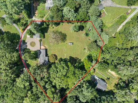 242 N Hills Dr, Hendersonville, NC 28791