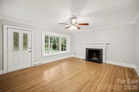 Living - 704 1st Avenue Ne Pl NE, Conover, NC 28613 photo 1 of 8