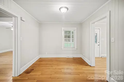 Living - 704 1st Avenue Ne Pl NE, Conover, NC 28613 photo 6 of 8