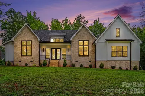 4808 Rockwood Dr, Waxhaw, NC 28173