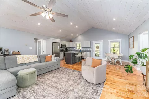 Living - 68 Clear View Dr, Mars Hill, NC 28754 photo 3 of 3