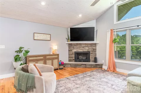 Living - 68 Clear View Dr, Mars Hill, NC 28754 photo 2 of 3