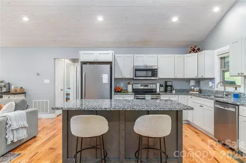 Kitchen - 68 Clear View Dr, Mars Hill, NC 28754 photo 2 of 4