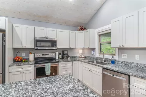 Kitchen - 68 Clear View Dr, Mars Hill, NC 28754 photo 4 of 4