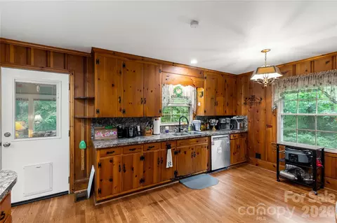 Kitchen - 938 Forest Dr, Lancaster, SC 29720 photo 2 of 3