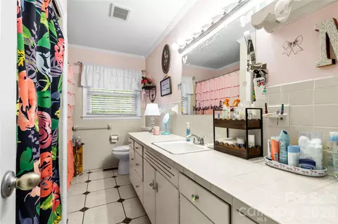 Bath - 938 Forest Dr, Lancaster, SC 29720 photo 1 of 2