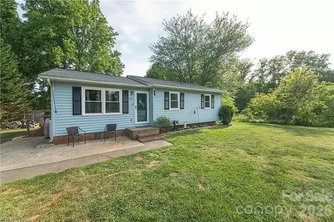 402 Williams St, Boonville, NC 27011