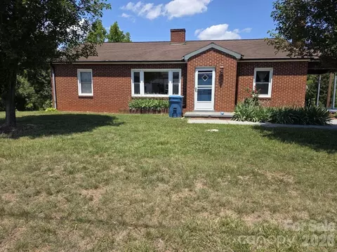 744 Pleasant Hill Rd, Lenoir, NC 28645