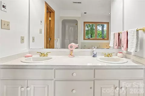 Bath - 1979 Willie Usher Rd, Lancaster, SC 29720 photo 3 of 3