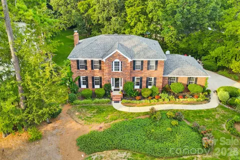 4113 Hallam Ct, Charlotte, NC 28269