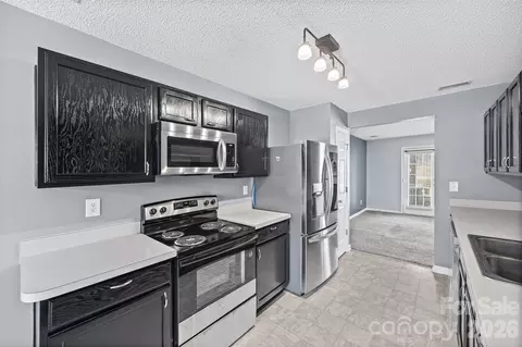 3240 Barons Court Rd, Charlotte, NC 28213