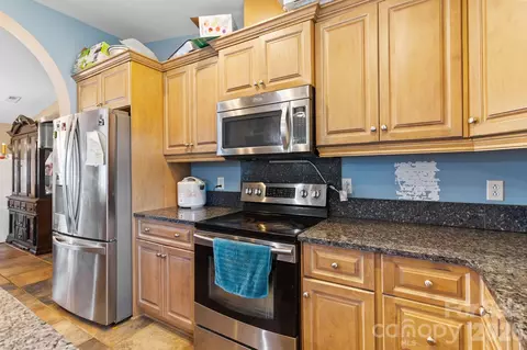 Kitchen - 1333 Bunnlevel Erwin Rd, Bunnlevel, NC 28323 photo 2 of 4