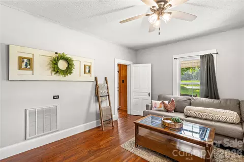 Living - 532 Rash Rd, Olin, NC 28660 photo 2 of 3