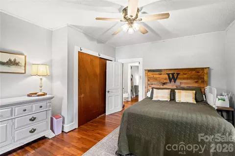 Bedroom - 532 Rash Rd, Olin, NC 28660 photo 3 of 8