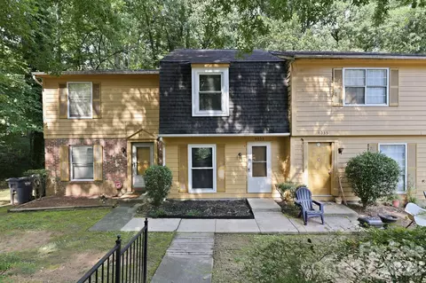 4033 Briarhill Dr, Charlotte, NC 28215