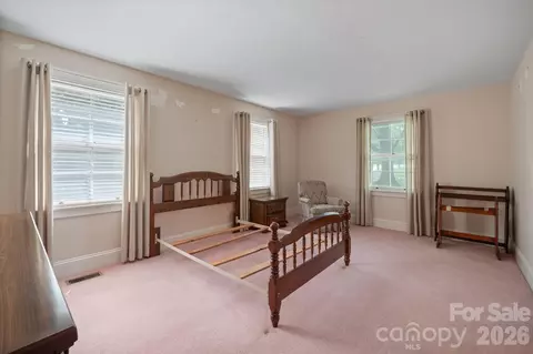 Bedroom - 17 E Murray St, Maiden, NC 28650 photo 5 of 9