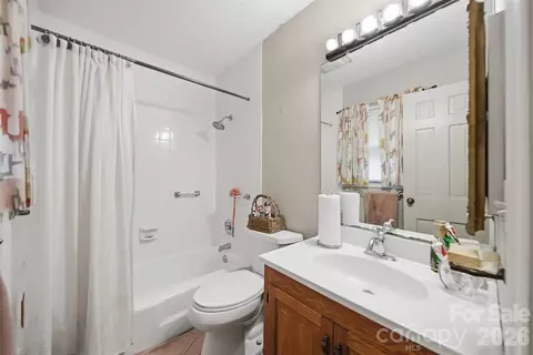 Bath - 103 Castlegate Dr, Morganton, NC 28655 photo 5 of 5