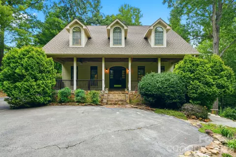 721 Canterbury Rd, Kings Mountain, NC 28086
